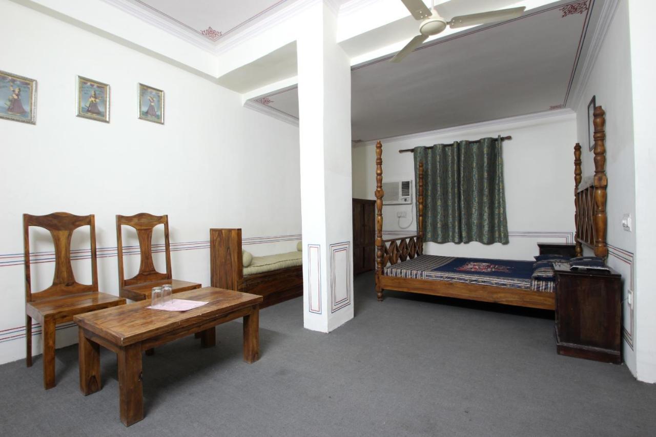 Hotel Raghuraj Palace Jaipur