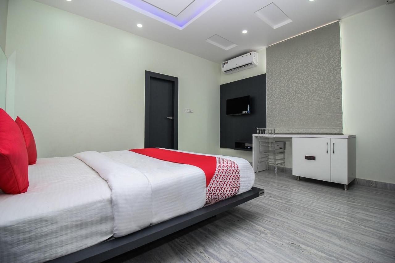 Hotel Oyo 15783 Shree Kanji Palace 3*
