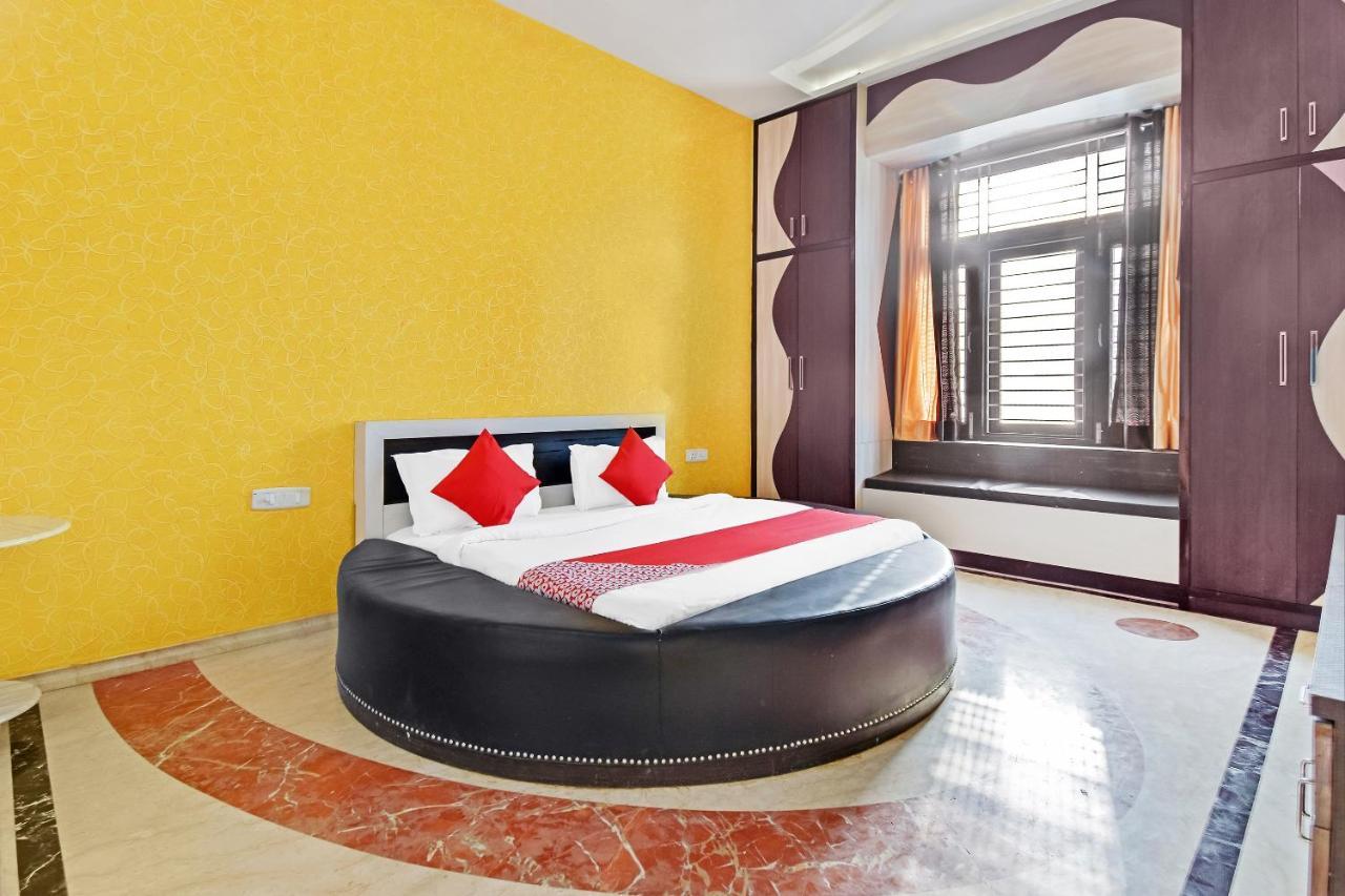 Hotel Oyo 63137 Ekansh