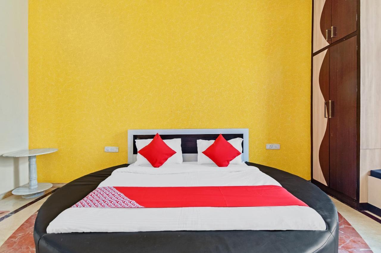 Hotel Oyo 63137 Ekansh 3*