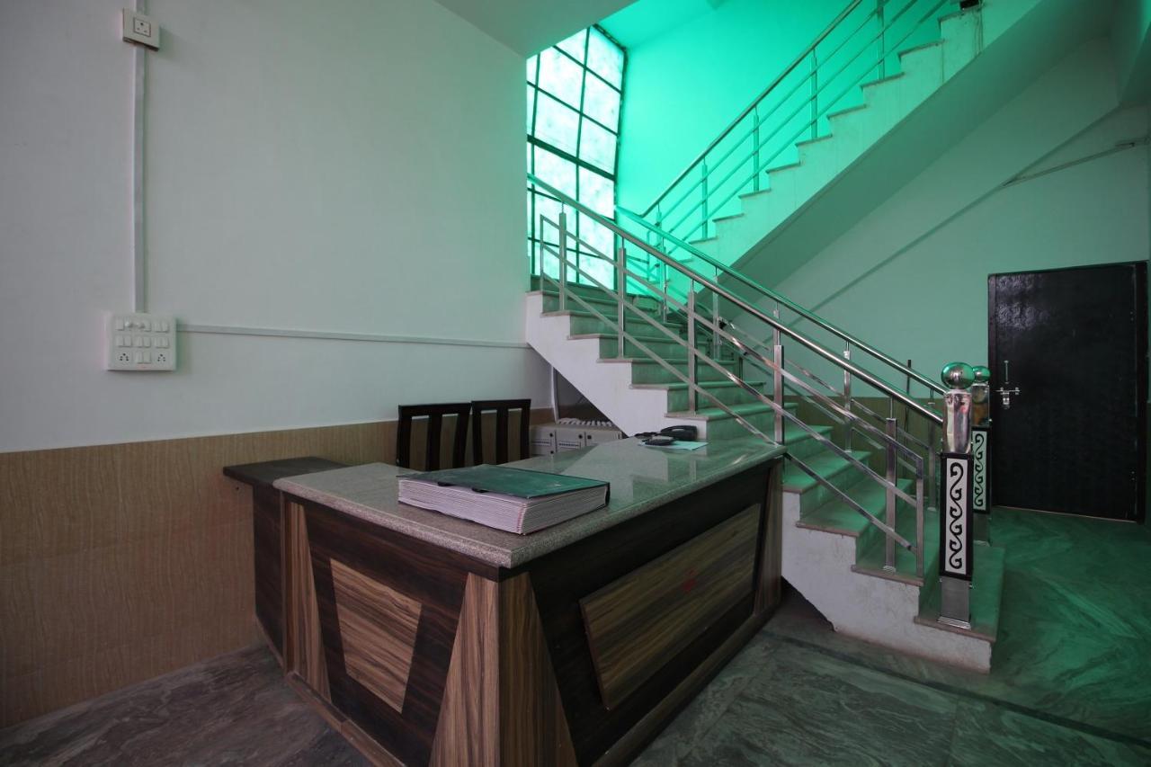 Oyo 64464 Gulmohar Hotel 3*