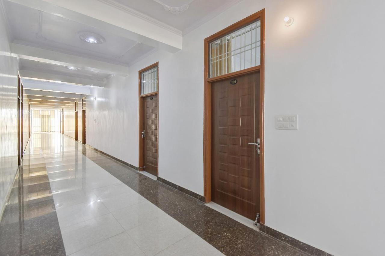 Oyo 64464 Gulmohar 3*