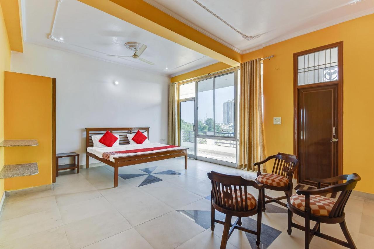 Oyo 64464 Gulmohar 3*