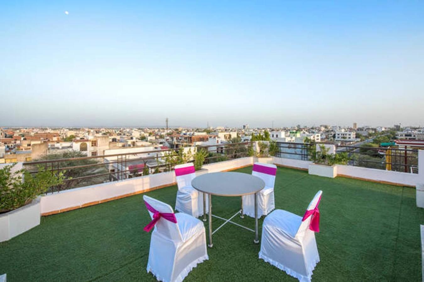 Hotel The Omaira 3*