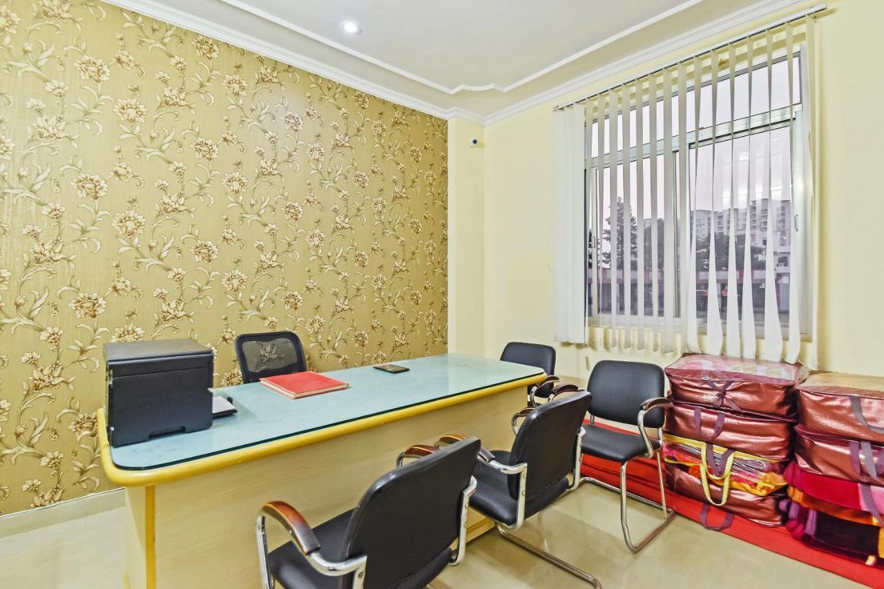 Hotel Oyo 61038 Kesar Mairrage Garden And