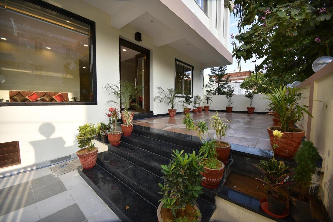 Hotel The Narayans 2*