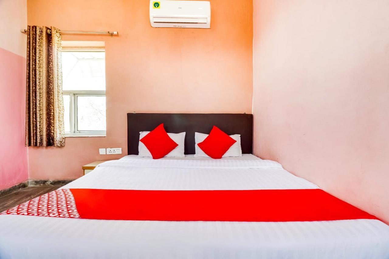 Oyo 69947 Apna Village & Restaurant 3*
