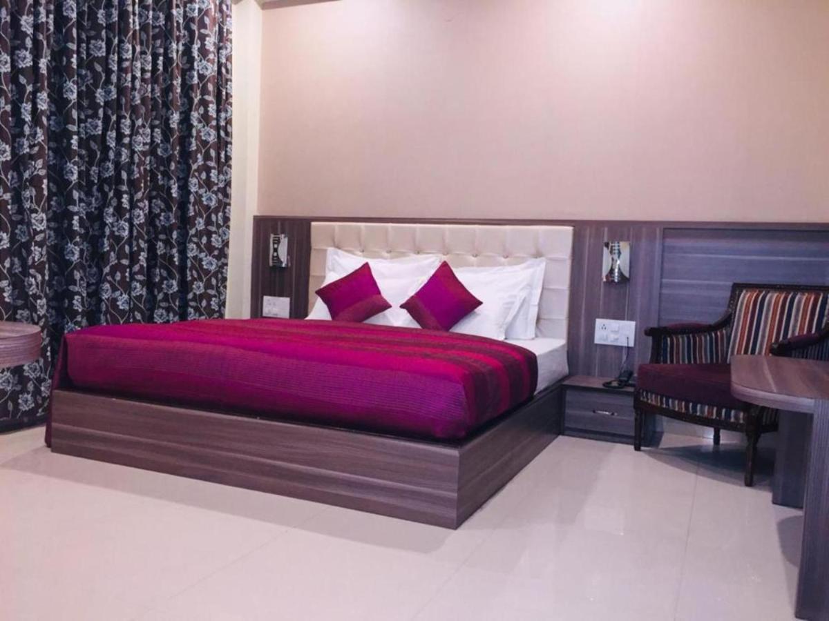 The Omaira Hotel 3*
