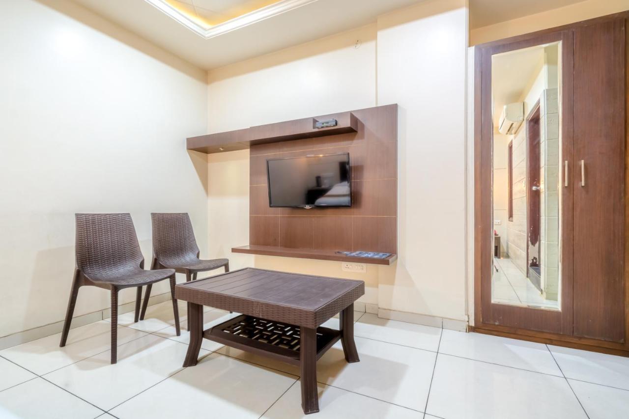 Sunday Hotel