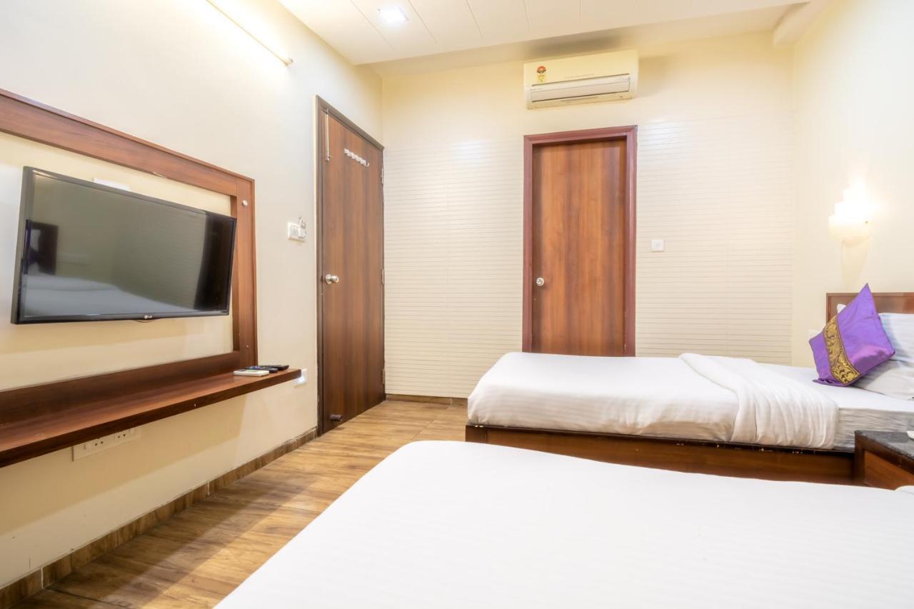 Sunday Hotel