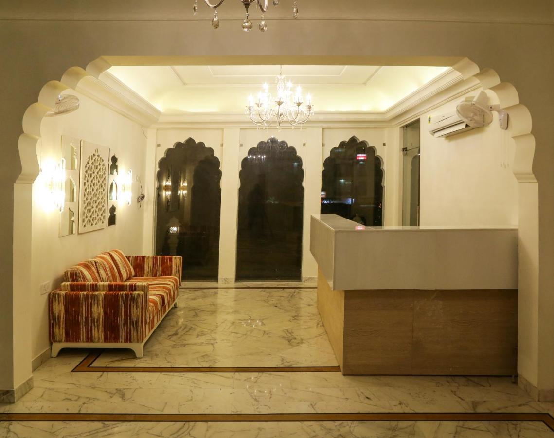 Hotel Ratangarh Palace 3*