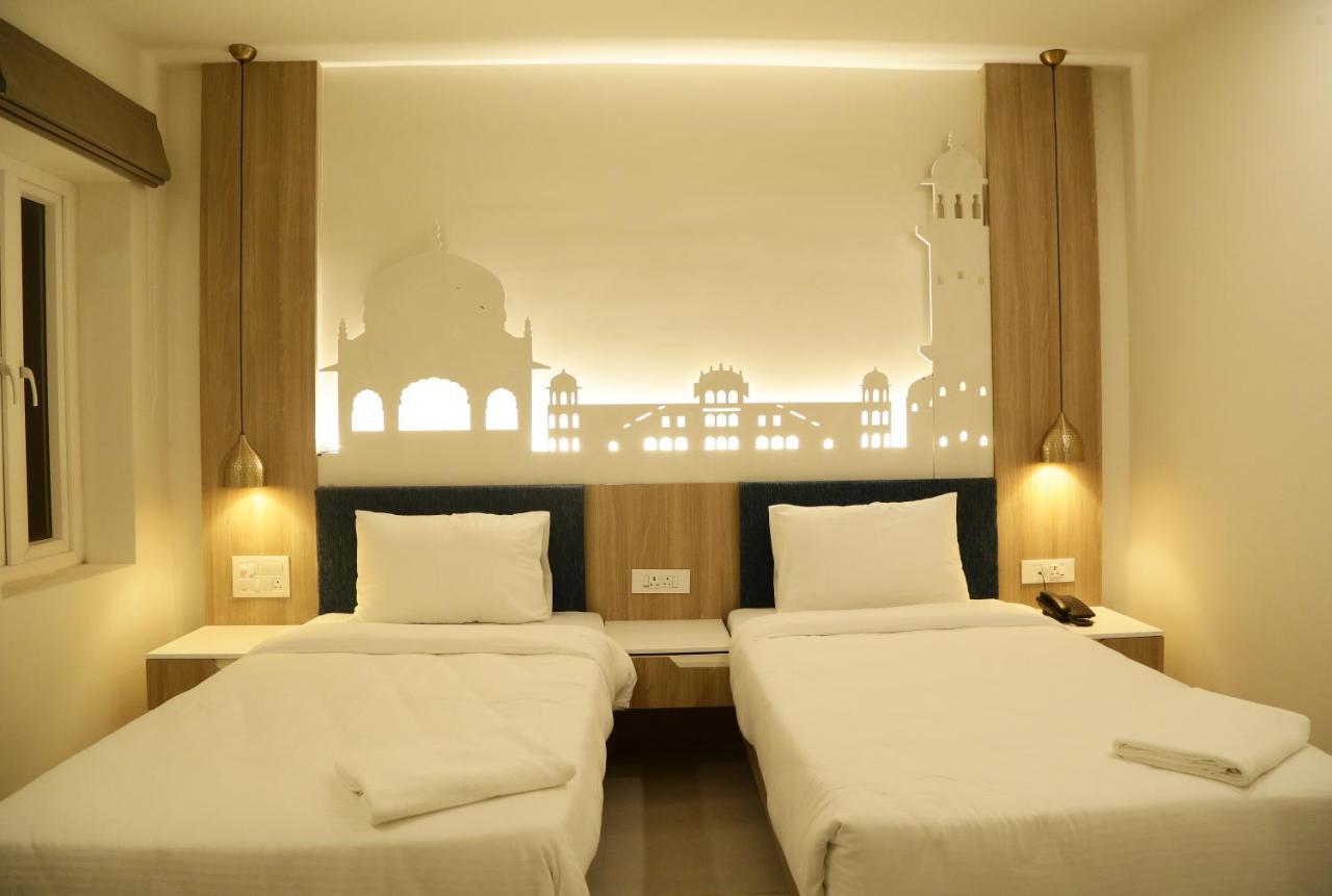 Hotel Ratangarh Palace Jaipur