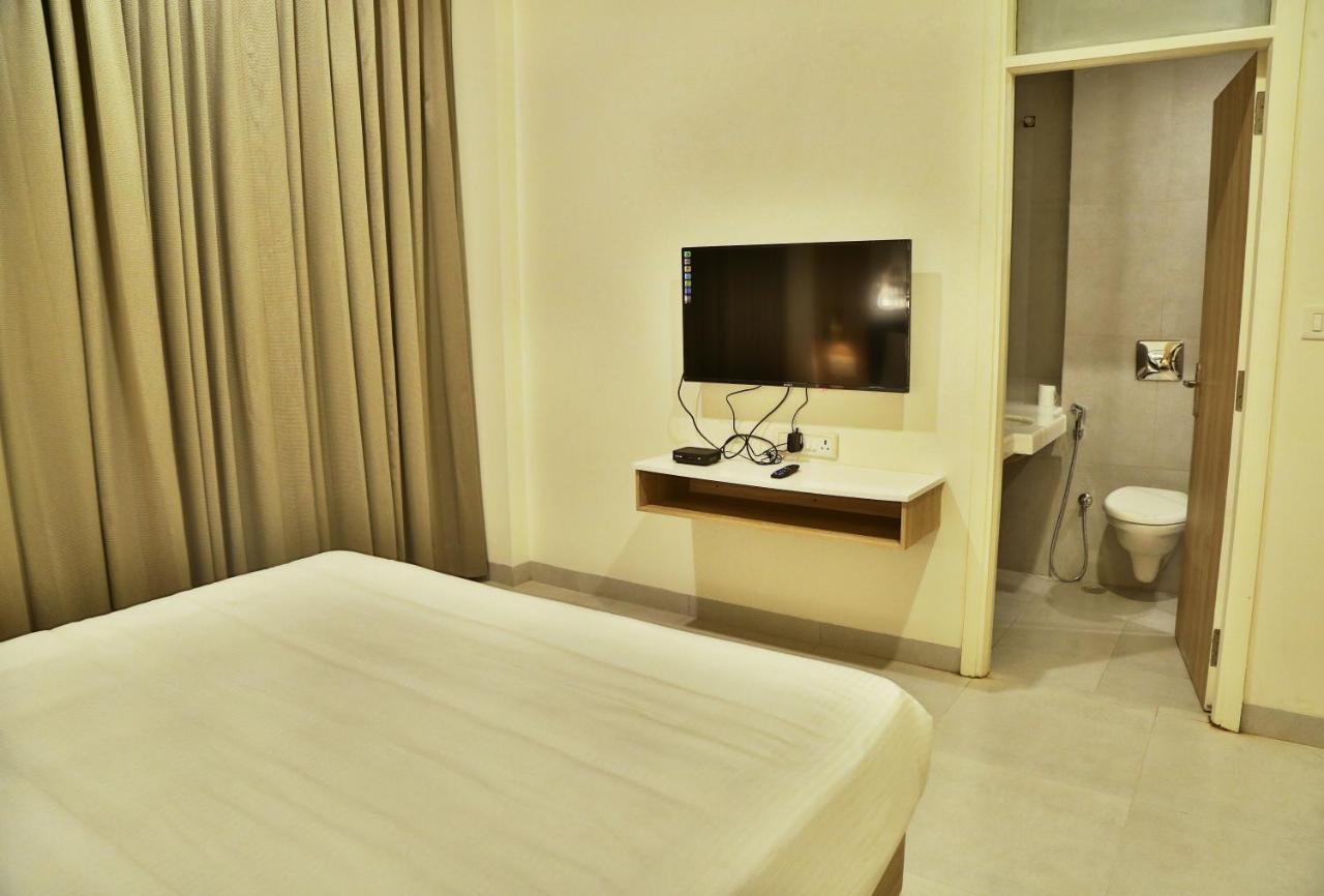 Hotel Ratangarh Palace