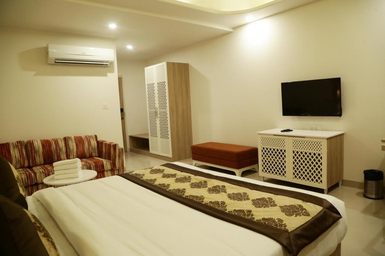 Hotel Ratangarh Palace 3*