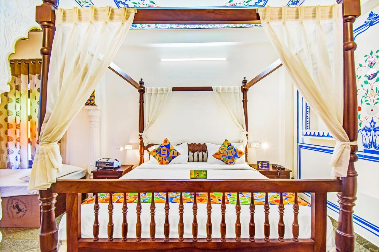 Fabhotel Shree