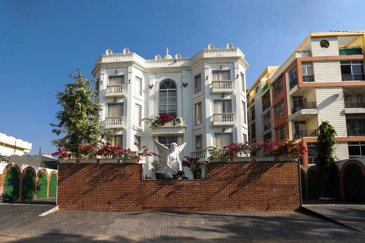 Hotel Cygnett Lite Grand,