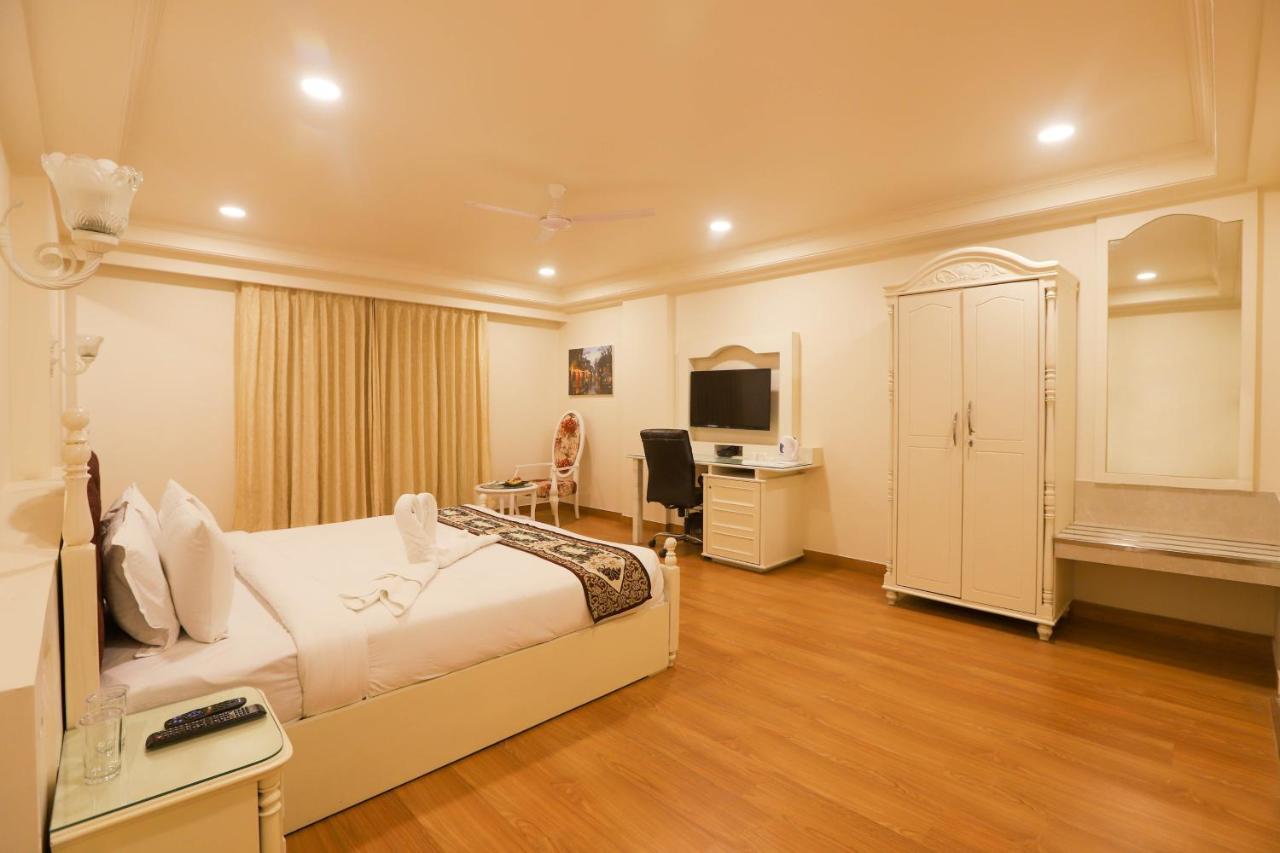 Hotel Cygnett Lite Grand, Jaipur