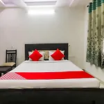 Oyo 26863 Raj Villa