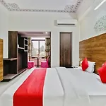 Hotel Arco Palace