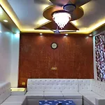 Karni Villa Lovely 2 Bhk Appt And Terrace