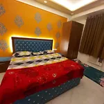 Karni Villa Lovely 2 Bhk Appt And Terrace