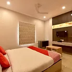 Oyo 23085 Baba Hotel