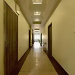 Oyo 23085 Baba Hotel