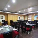 Oyo 5166 Hotel Crystal