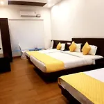 Hotel Vasudha Palace