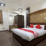 Oyo Flagship 24936 Hotel C-9