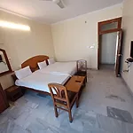 Hotel Raghav Palace