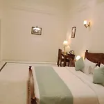 Hotel Raj Bagh Palace