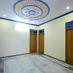 Oyo Hotel Blue Moon