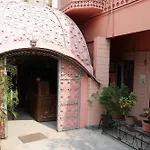 The Maurvi Inn