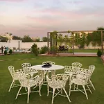 Inaayat Villa By Stayvista - Luxe Retreat With Pool & Garden