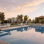 Inaayat Villa By Stayvista - Luxe Retreat With Pool & Garden
