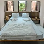The Pink Nest - Backpackers Abode