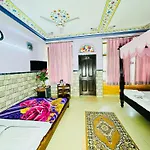 Hotel Moon Light Palace