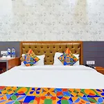 Fabhotel Cm Palace