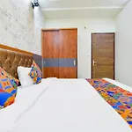 Fabhotel Cm Palace