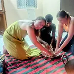 The Pink Nest - Backpackers Abode