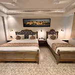 Ratnawali - A Vegetarian Heritage Hotel