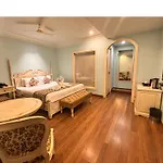 Ratnawali - A Vegetarian Heritage Hotel