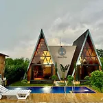 Elivaas 7Bhk Oakwood Manor With Pools & Lush Garden