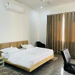 The Hill View - Swimming Pool & Resort