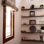 Seasoned Jaipur-Live In A 100-Year-Old Apartment