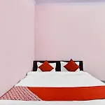 Hotel O Madhav Palace
