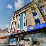 Fabhotel Signature Inn