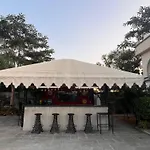 Gazibo Elegant Farm Stay With Swimming Pool