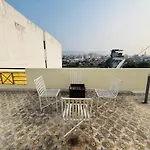 Penthouse Apartments By Cozystays Raja Park